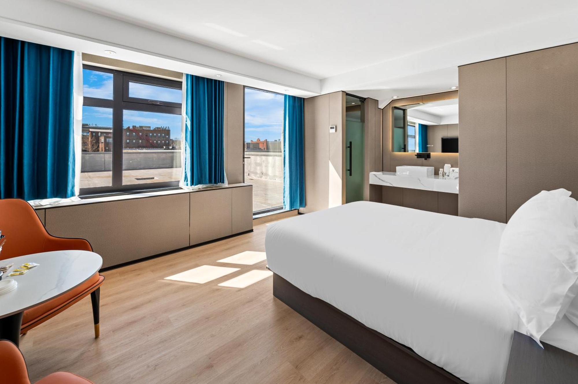 Ly New York Hotel Exterior photo