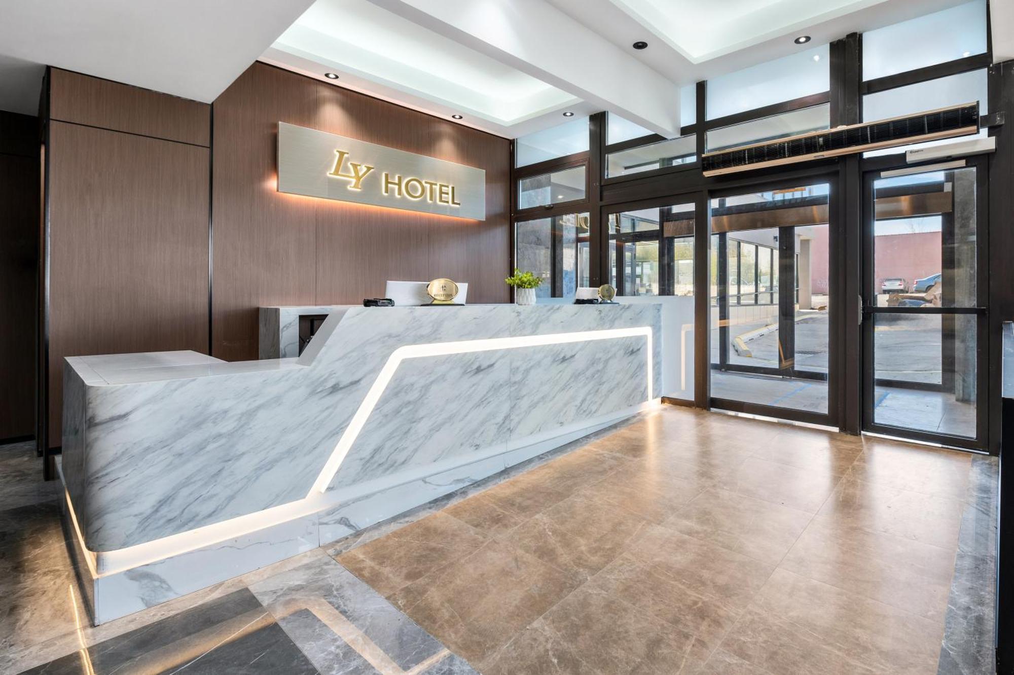 Ly New York Hotel Exterior photo