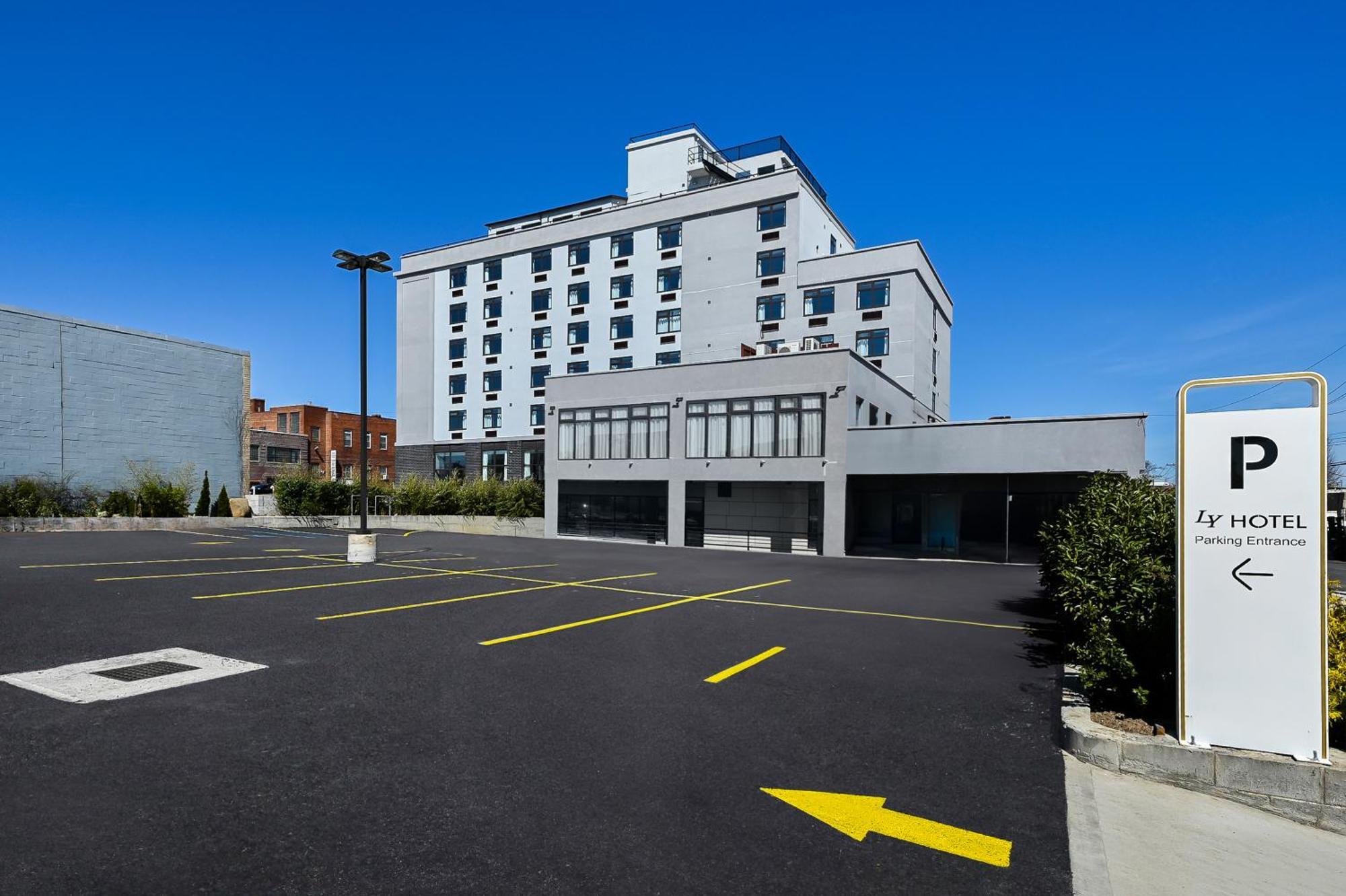 Ly New York Hotel Exterior photo